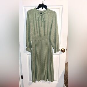 Green Long-Sleeve Dress with Polka Dots